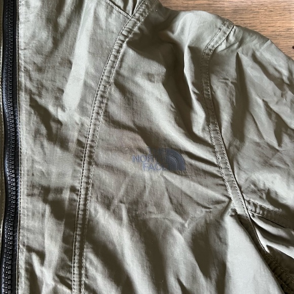 Women’s The North Face Athletic 1/4 Zip Jacket - Picture 2 of 7